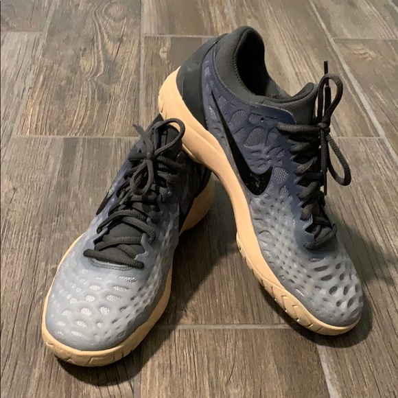 Nike Shoes - Nike Air Zoom Cage 3 Size 9.5 Women’s Tennis Nike Shoes - Nike Air Zoom Cage 3 Size 9.5 Women’s Tennis
